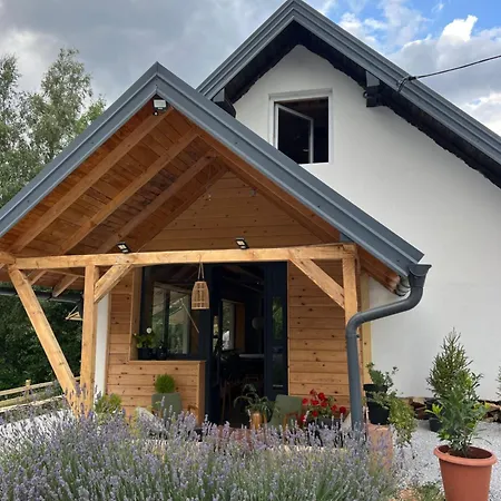 Vikend Kuca Millina Semesterbostad *