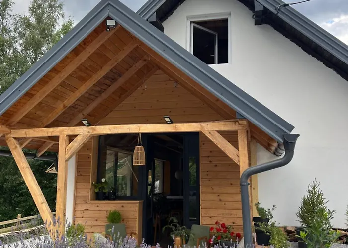 Vikend Kuca Millina Holiday home *